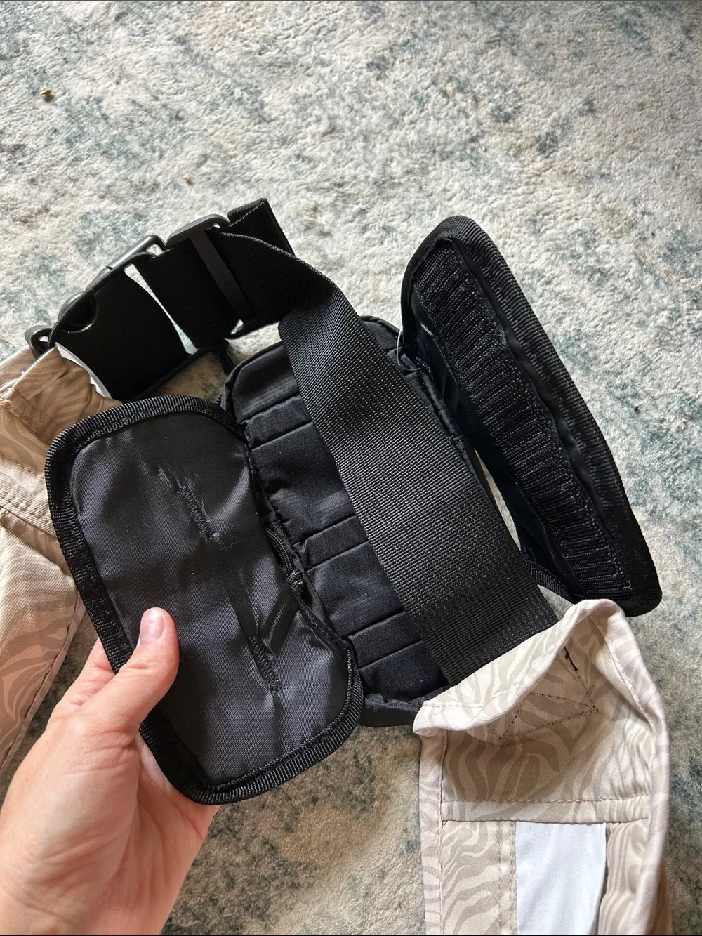Senarah Toddler Carrier, Desert Tiger, NWT + shoulder cushion & storage bag